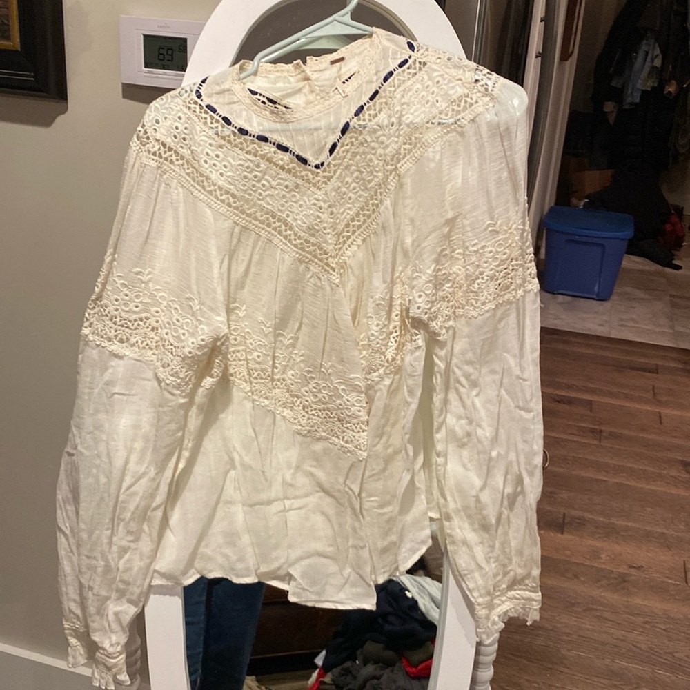 Free People white ribbon blouse. Women size S.